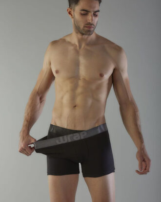 Βαμβακερά boxer WRAP. Ανδρικό μπόξερ σε συσκευασία 2 τεμαχίων. Για άνετη καθημερινή χρήση με αντιμικροβιακές ιδιότητες από ίνες χαλκού CU+STAT στον καβάλο WRAP 211043 Steel Grey Black