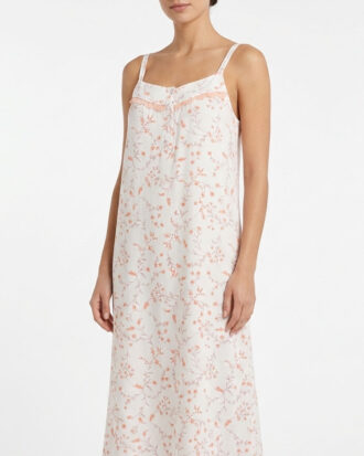 Primavera βαμβακερό νυχτικό μακό με λεπτό ραντάκι. Εμπριμέ με διπλή τιράντα και στενή δαντέλα στο στήθος. 100% βαμβάκι Π384-2