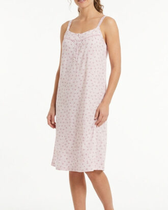 Primavera βαμβακερό νυχτικό μακό με λεπτό ραντάκι. Εμπριμέ με διπλή τιράντα και στενή δαντέλα στο στήθος. 100% βαμβάκι Π384-3